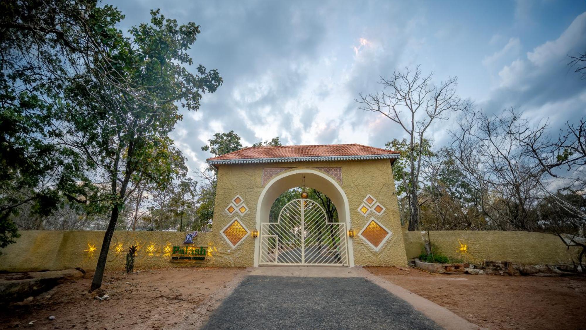 Palash The Jungle Resort Gondia Extérieur photo