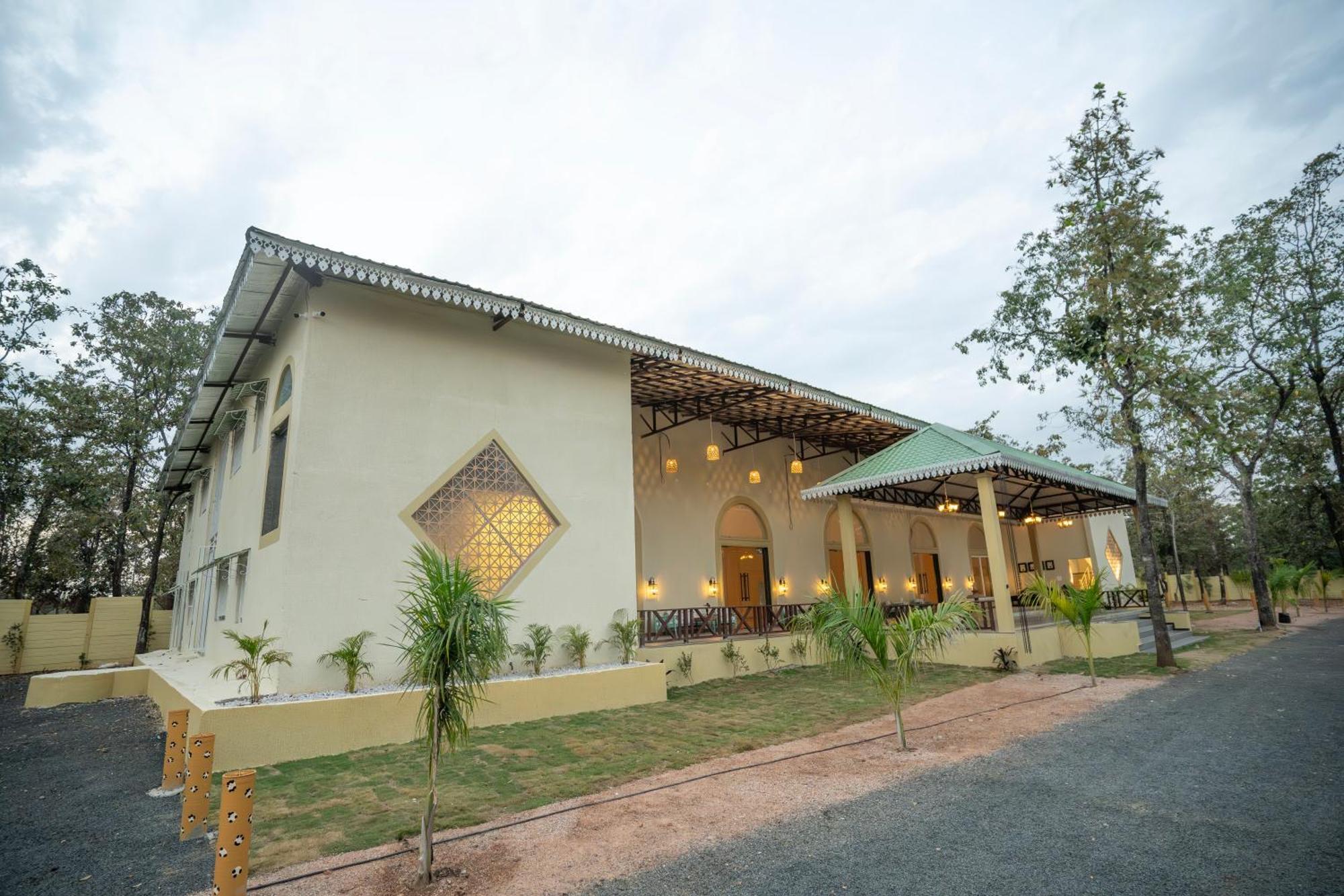 Palash The Jungle Resort Gondia Extérieur photo