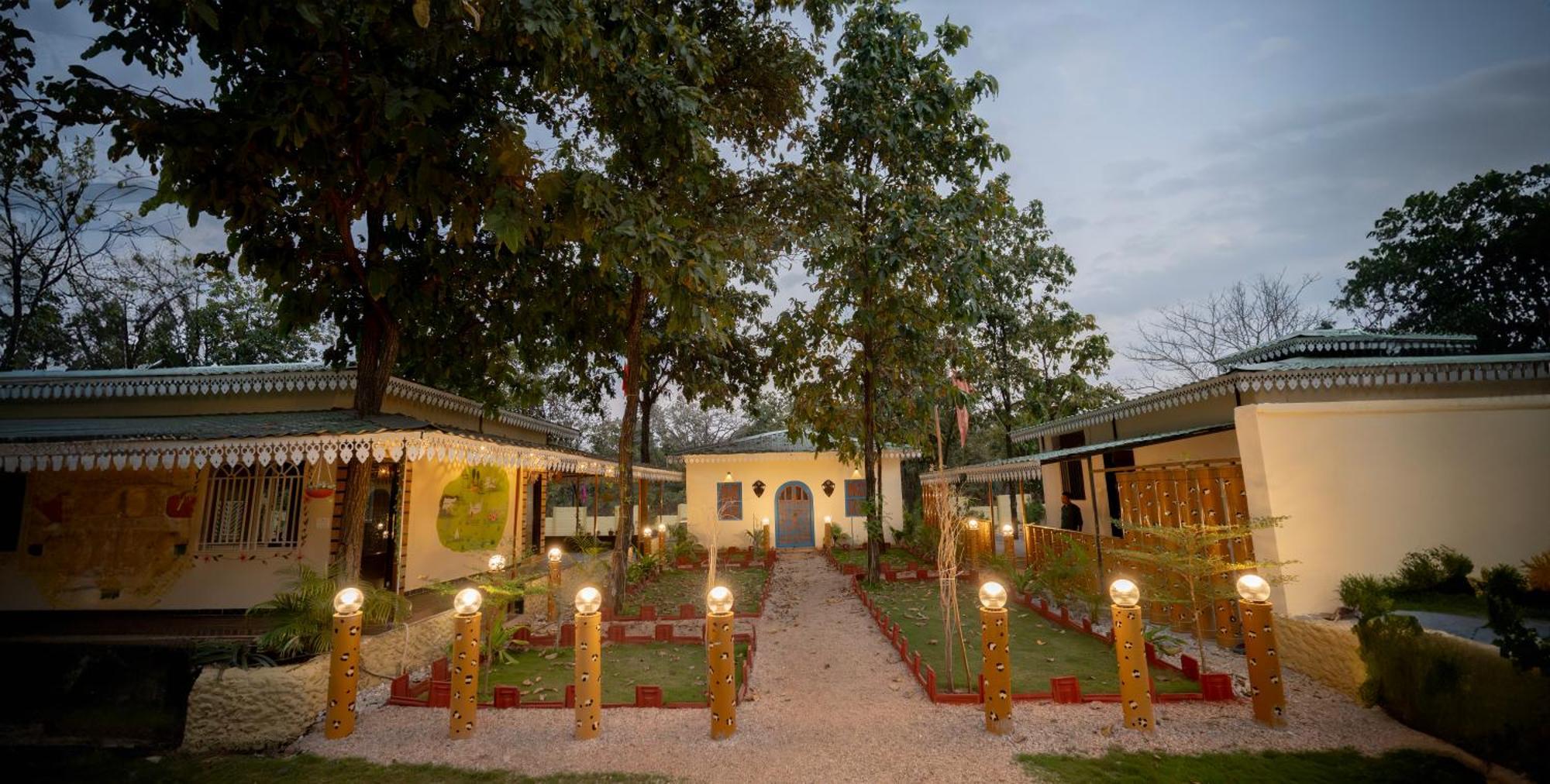 Palash The Jungle Resort Gondia Extérieur photo