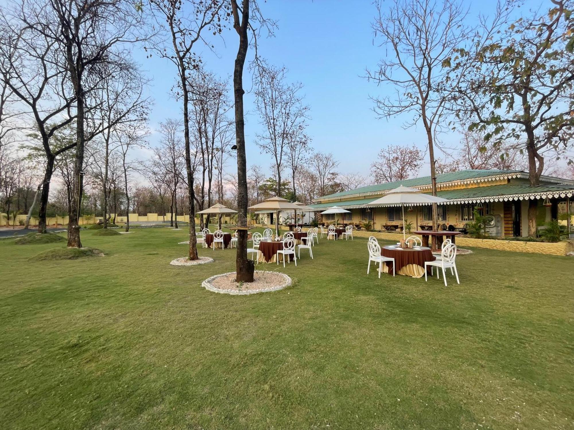 Palash The Jungle Resort Gondia Extérieur photo